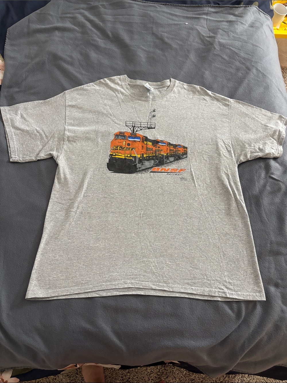 BNSF Railway Train Locomotive Graphic T Shirt Gray Men’s 2XL